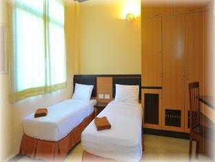 City Times Budget Stay Куантан Экстерьер фото